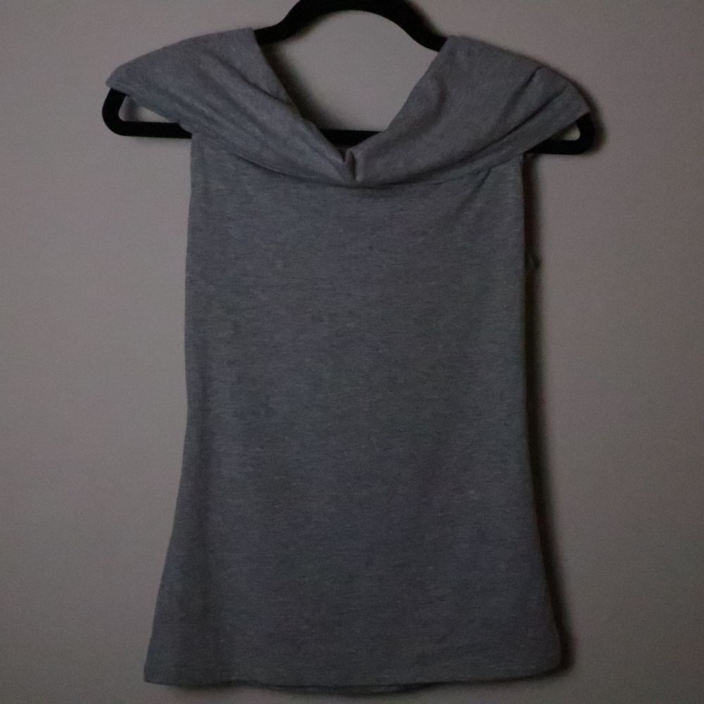 Light gray sleevless cowl neck top Size Small